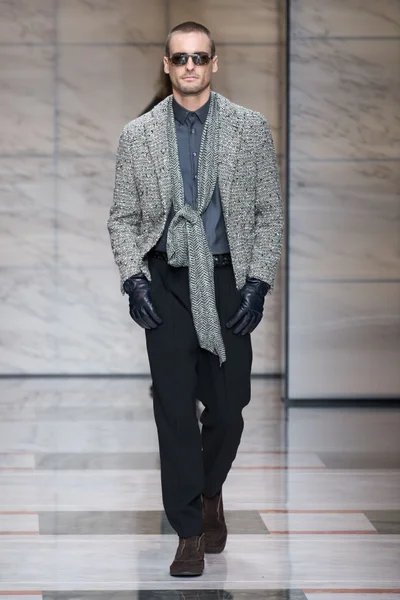 Look 1